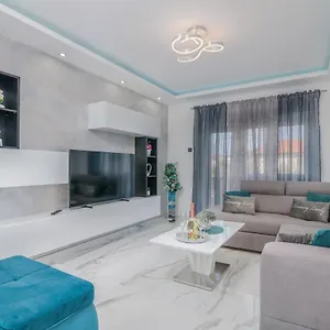 https://apartman-luxury-lure.primorje-gorskikotar.com
