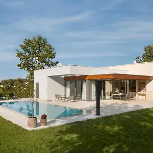 https://villa-eos.in-istria.net